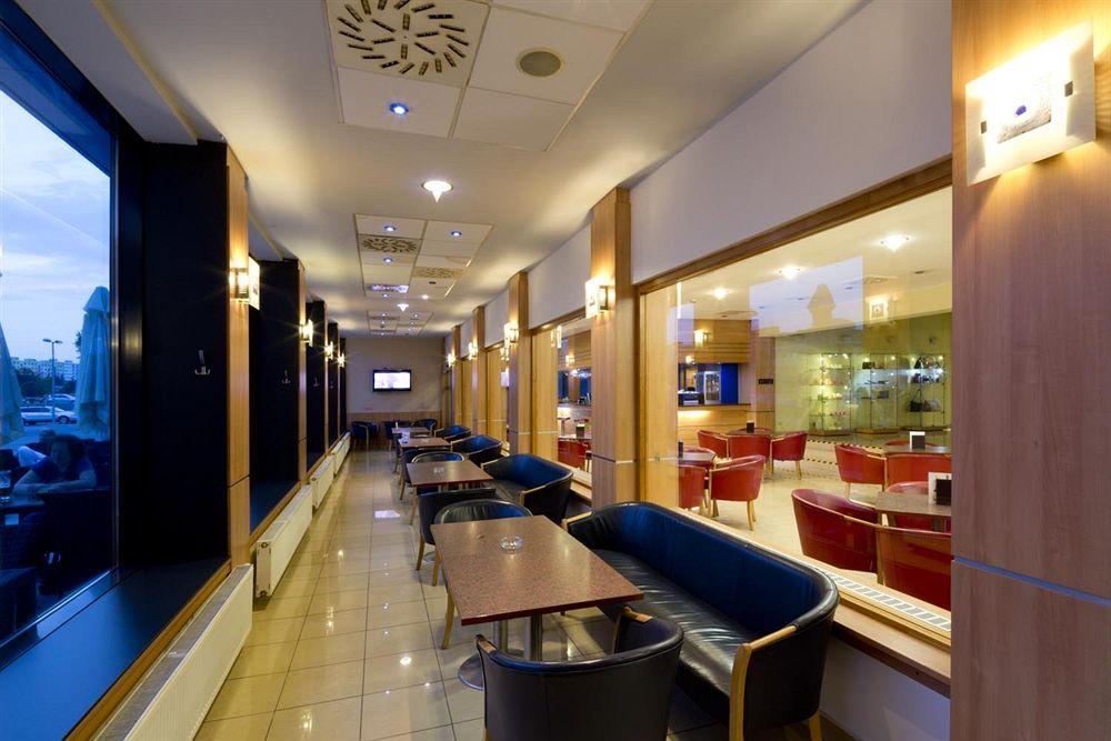Hotel Bratislava Exterior photo