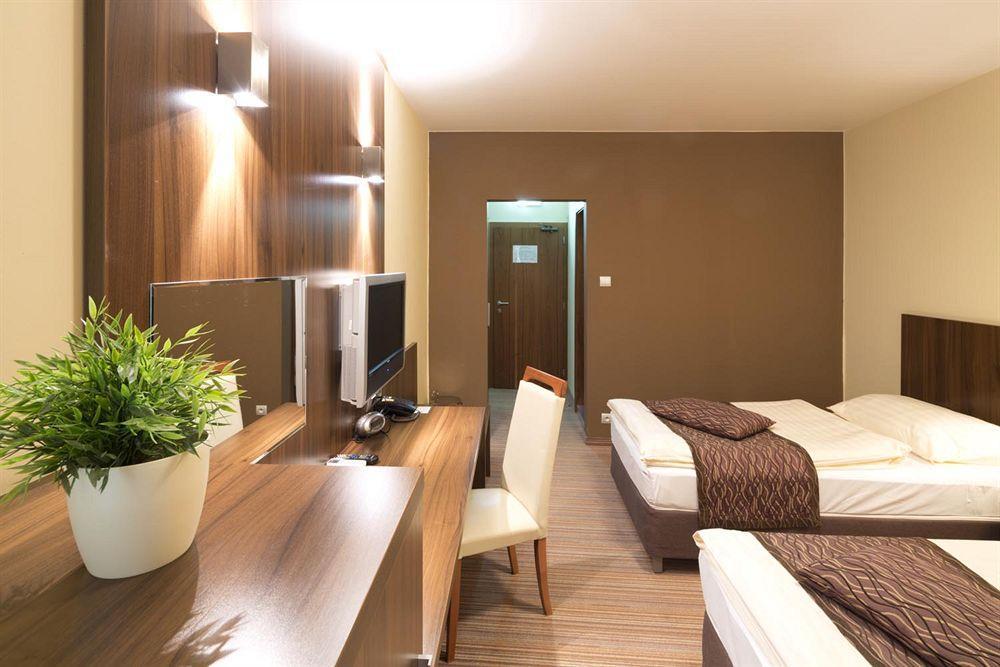 Hotel Bratislava Exterior photo