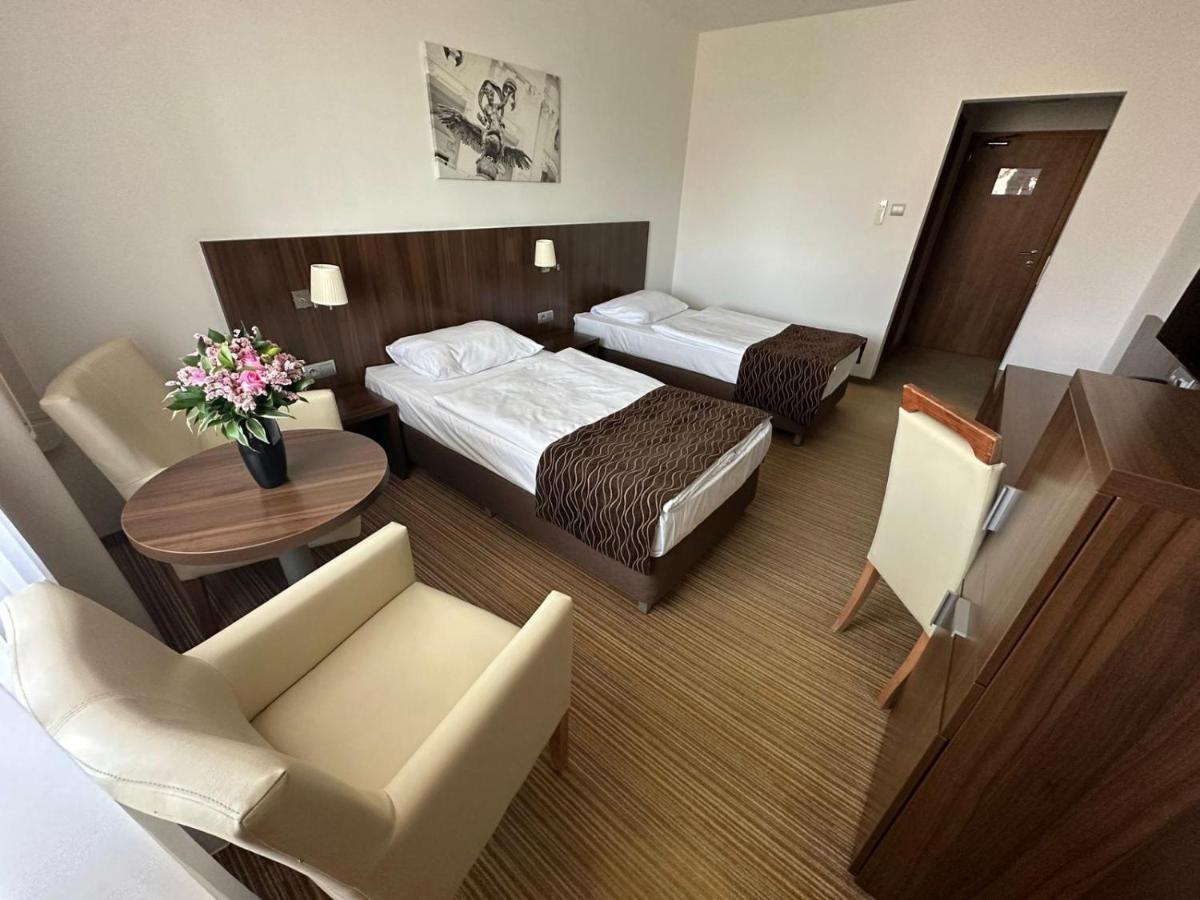 Hotel Bratislava Exterior photo