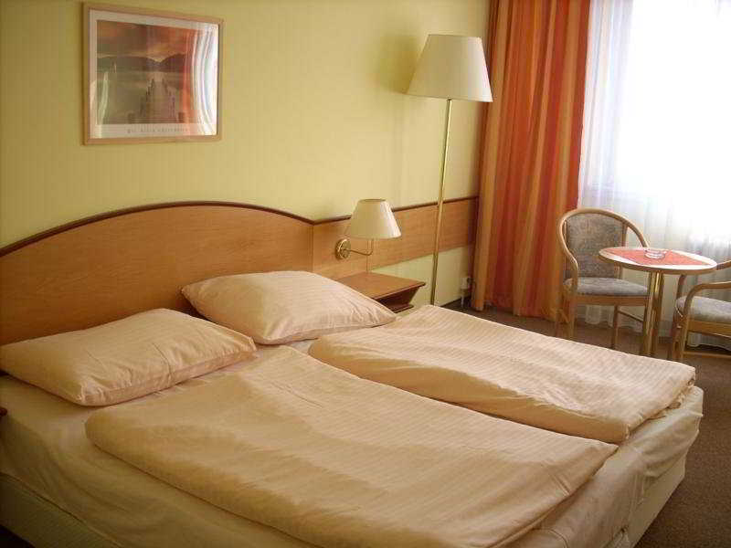 Hotel Bratislava Exterior photo